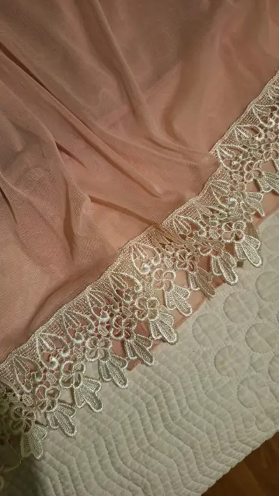 Falda larga rosa con encaje floral - miniatura 3