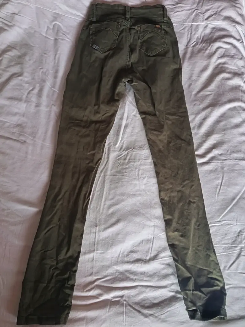 Pantalones ajustados color caqui talla 40 - 3