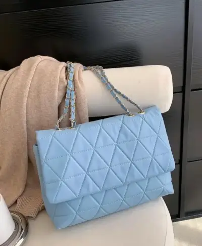 Cartera acolchada con cadena elegante - miniatura 1