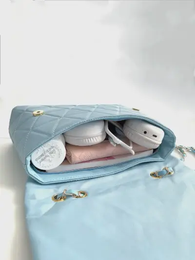 Cartera acolchada con cadena elegante - miniatura 4