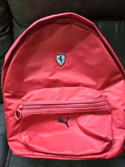 Mochila roja Ferrari Puma con logo - miniatura 2