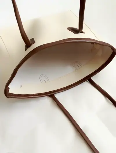 Bolso tote beige con asas marrones - miniatura 3