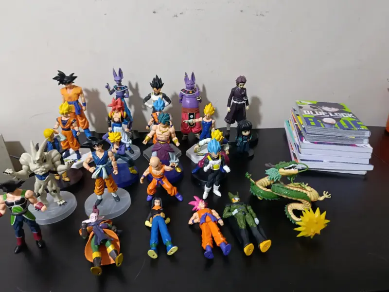 Colección de figuras de Dragon Ball con mangas - 1
