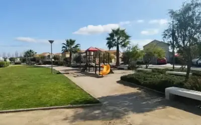 Hermosa casa en microbarrio en Chicauma lampa - miniatura 4
