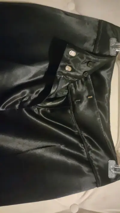 Pantalones de satén negros elegantes - miniatura 2