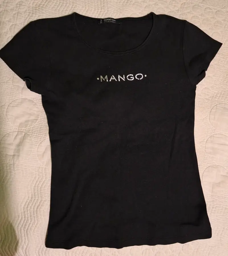 Polera negra de mujer Mango Basics - 3