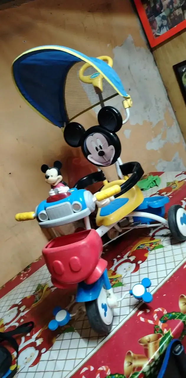 Triciclo infantil con diseño de Mickey Mouse - 2