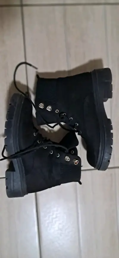 Botas negras de lona con suela gruesa - miniatura 3