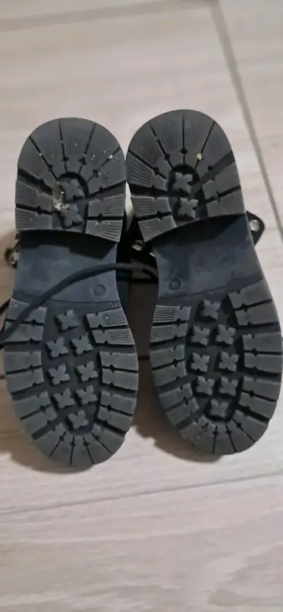 Botas negras de lona con suela gruesa - miniatura 4