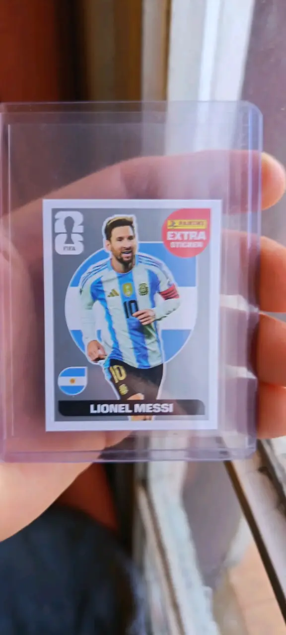 Lámina extra de Lionel Messi Panini FIFA - 2