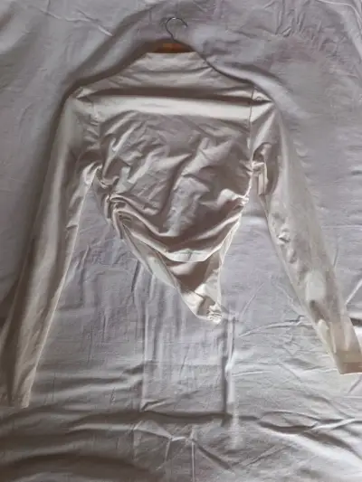 Polera Blanca Manga Larga Ajustada para Mujer - miniatura 1