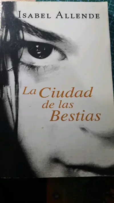 Libro 'La Ciudad de las Bestias' de Isabel Allende - miniatura 1