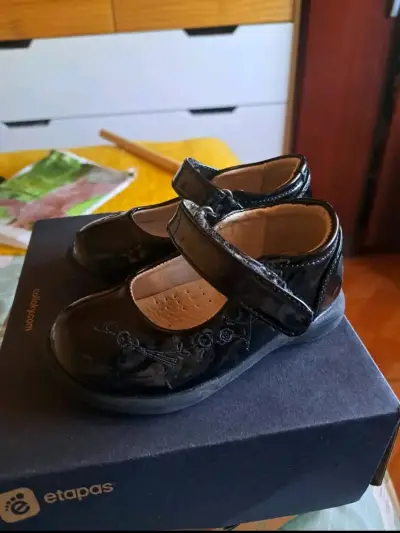 Zapatos de charol para niña n 22 da para 23 - miniatura 1