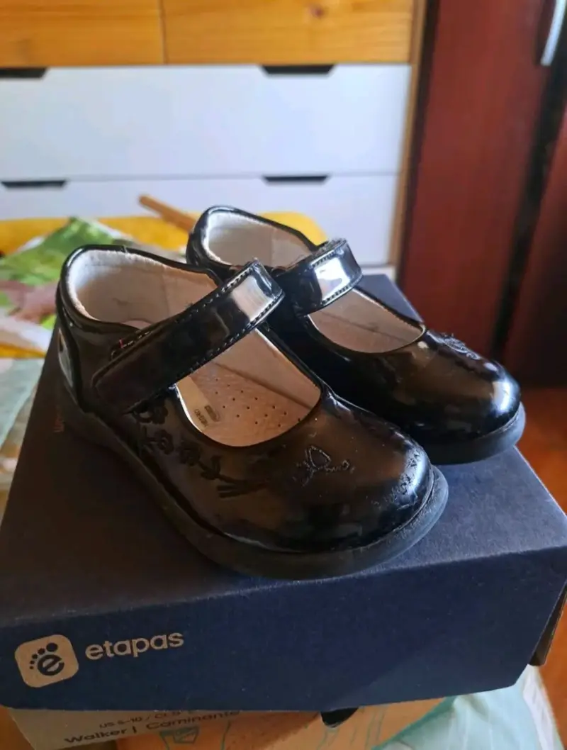 Zapatos de charol para niña n 22 da para 23 - 2