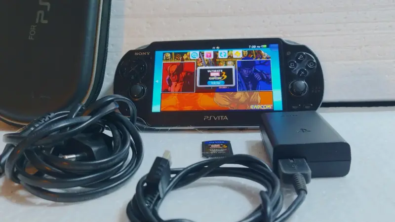 Consola portátil Sony PS Vita con juego Marvel vs Capcom 3 - 10