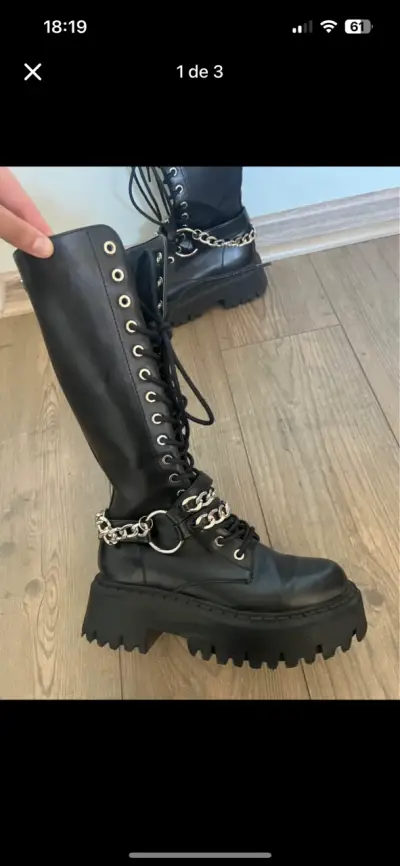 Botas negras de cuero con cadenas y plataforma - miniatura 1