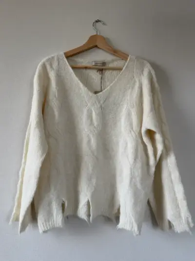 Suéter beige con diseño trenzado - miniatura 1