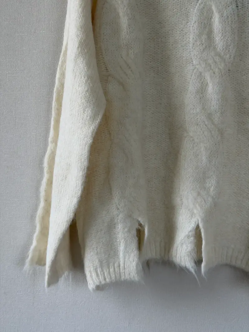 Suéter beige con diseño trenzado - 3
