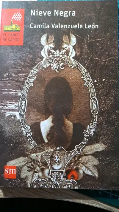 Libro escolar "Nieve Negra" de Camila Valenzuela - miniatura 1