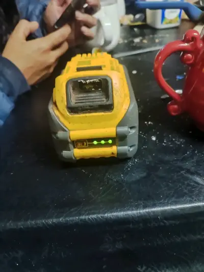 Batería DeWalt FlexVolt 6Ah 20V/60V - miniatura 3
