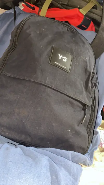 Mochila negra Y-3 de diseño moderno - miniatura 6