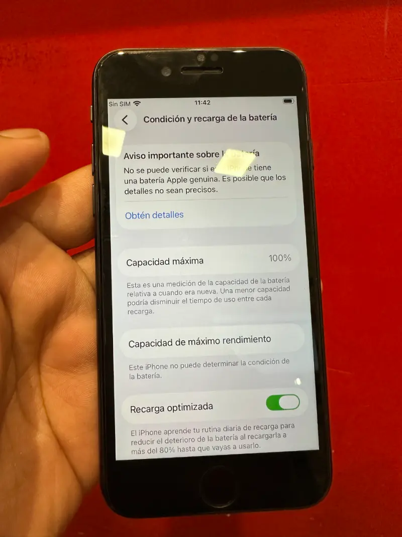 iPhone SE 2020 en buen estado con caja - 2