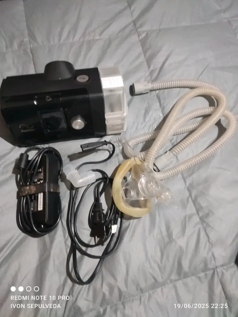 Máquina CPAP ResMed AirSense 10 con accesorios - 2