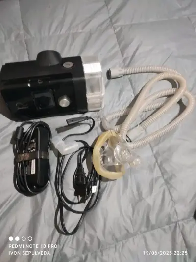 Máquina CPAP ResMed AirSense 10 con accesorios - miniatura 2