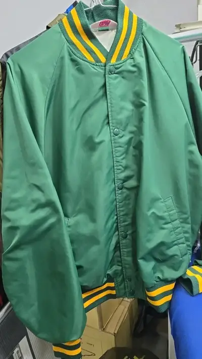 Chaqueta bomber verde con detalles amarillos - miniatura 1