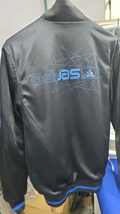 Chaqueta deportiva reversible azul y negra Adidas - miniatura 4