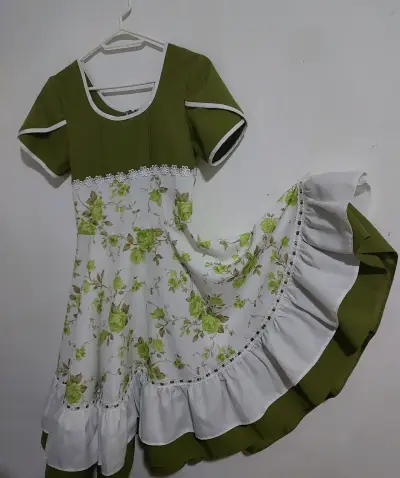Vestido de cueca con estampado floral para mujer - miniatura 1