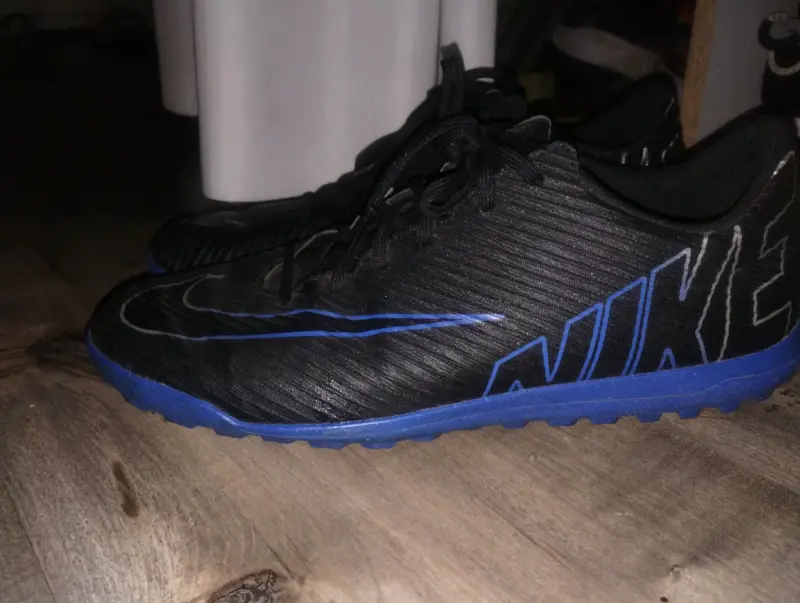 Zapatillas deportivas Nike negras y azules - 1