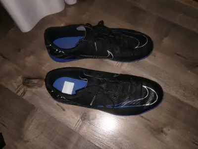 Zapatillas deportivas Nike negras y azules - miniatura 3