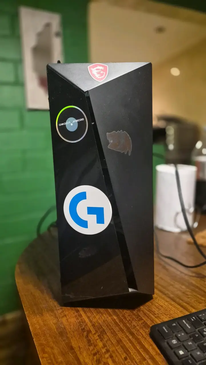 PC Gamer con Monitor Samsung - 6