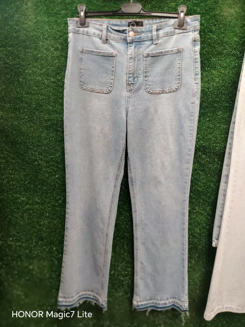 Jeans de mezclilla desgastados para mujer - 2