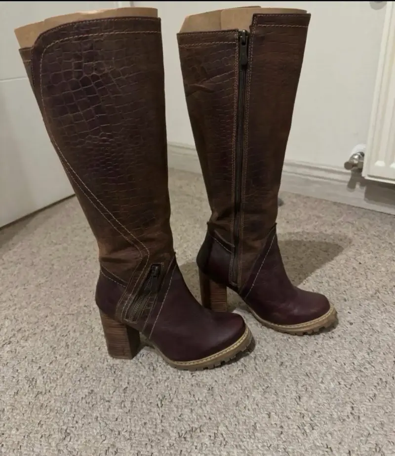 Botas de cuero marrón con tacón alto - 2