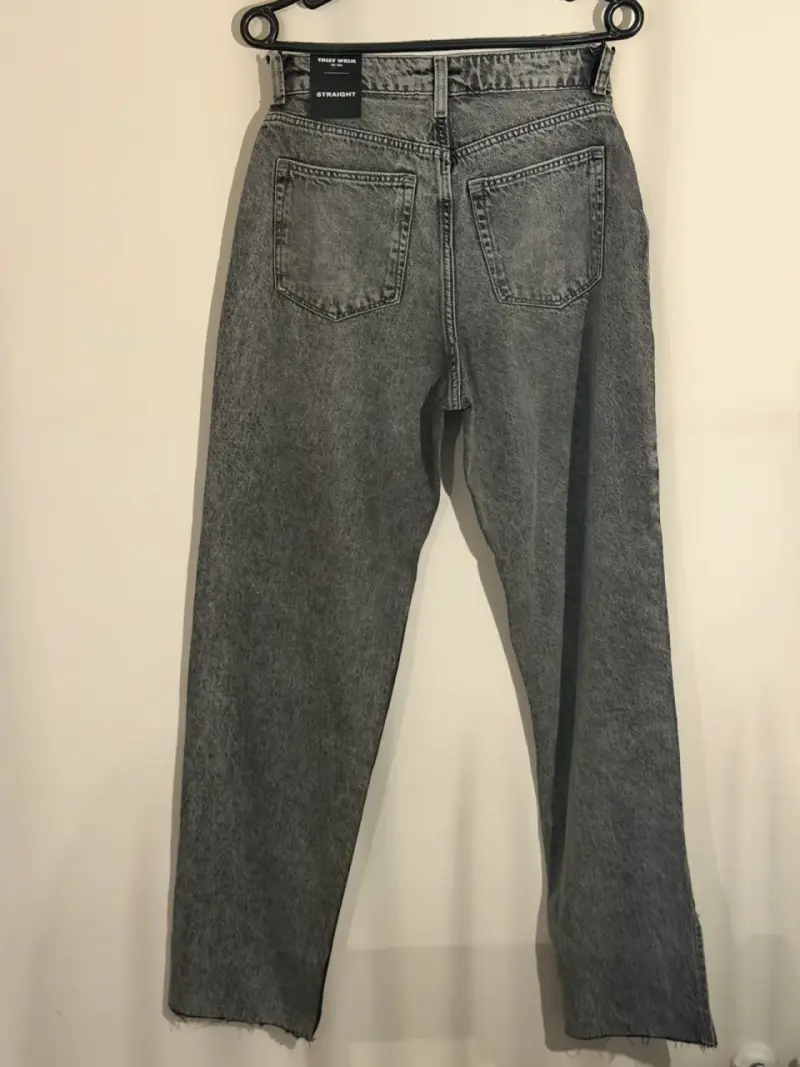 Jeans grises rectos de mezclilla para mujer - 5