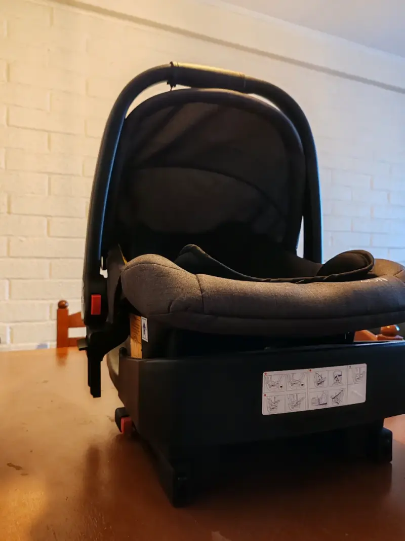 Silla de Auto para Bebé Infanti Zion con Base - 2