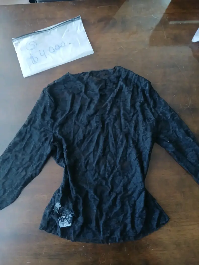 Blusa de encaje negra manga larga - 1