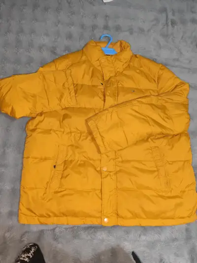 Chaqueta acolchada amarilla Tommy Hilfiger - miniatura 1