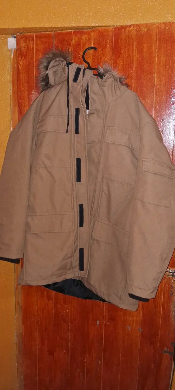 Chaqueta L.O.G.G. marrón con capucha de piel - 5