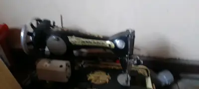 Máquina de Coser Antigua Singer - miniatura 1