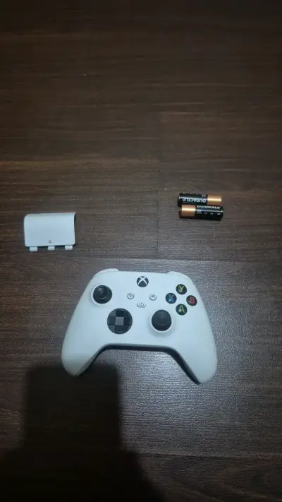 Mando Blanco Xbox Serie S + 1 PAR Pilas AA - miniatura 1