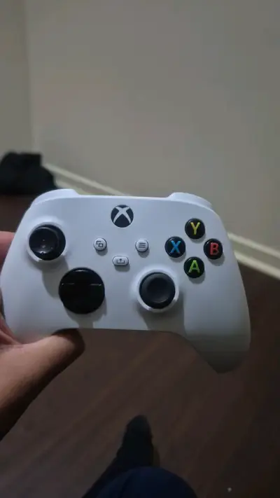 Mando Blanco Xbox Serie S + 1 PAR Pilas AA - miniatura 2