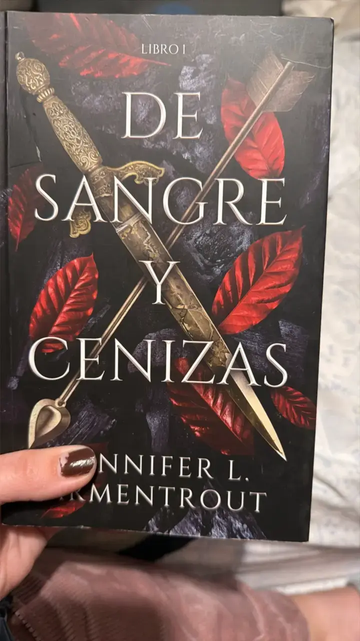 Libro 'De Sangre y Cenizas' de Jennifer L. Armentrout - 1