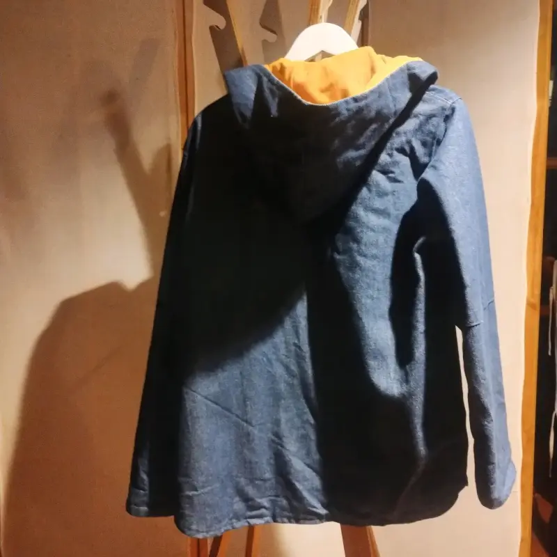 Chaqueta de mezclilla con capucha - 2