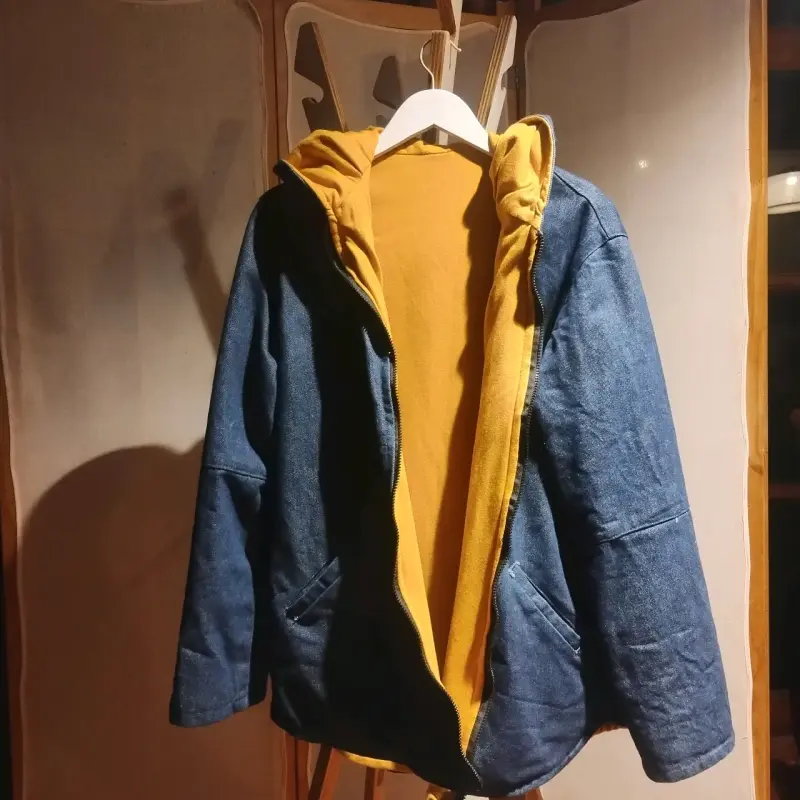 Chaqueta de mezclilla con capucha - 4