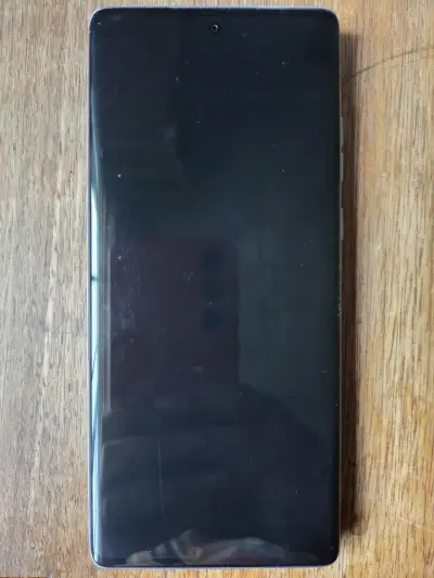 Smartphone Motorola con cámara de 50MP - miniatura 1