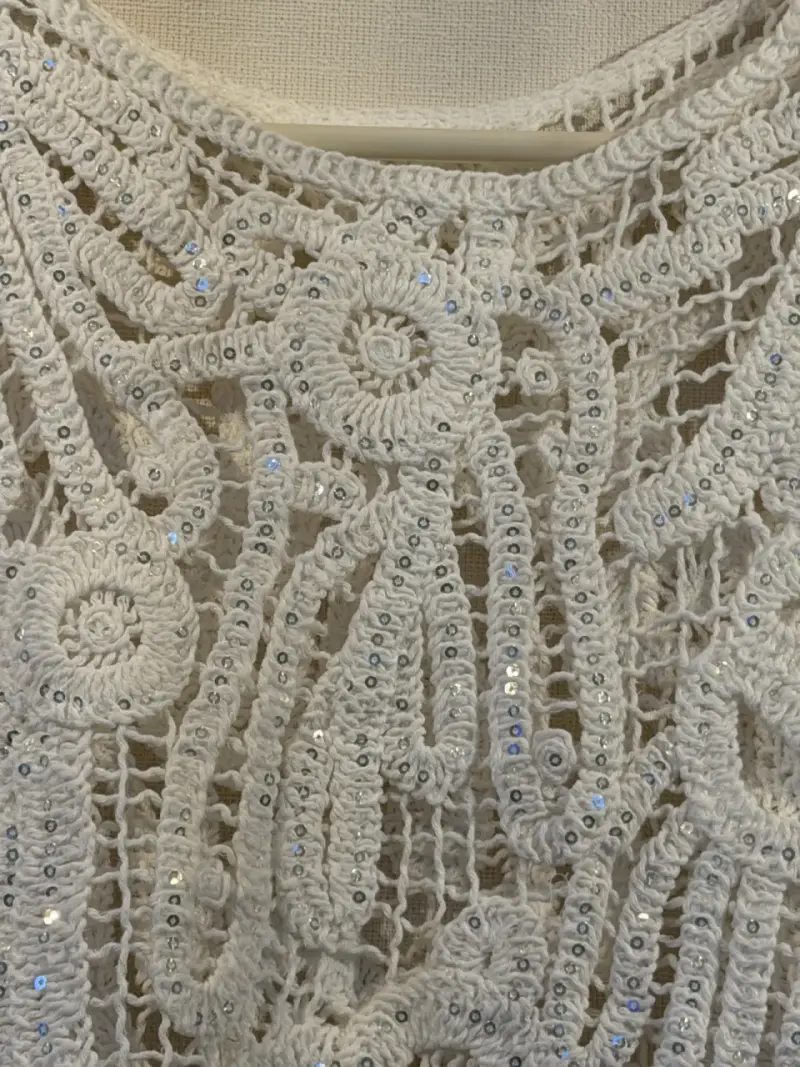 Blusa de encaje blanco con lentejuelas - 3