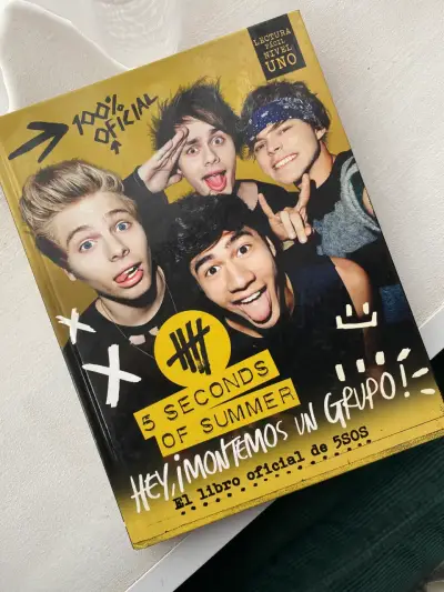 Libro 5 Seconds of Summer Hey! Montemos un Grupo - miniatura 1